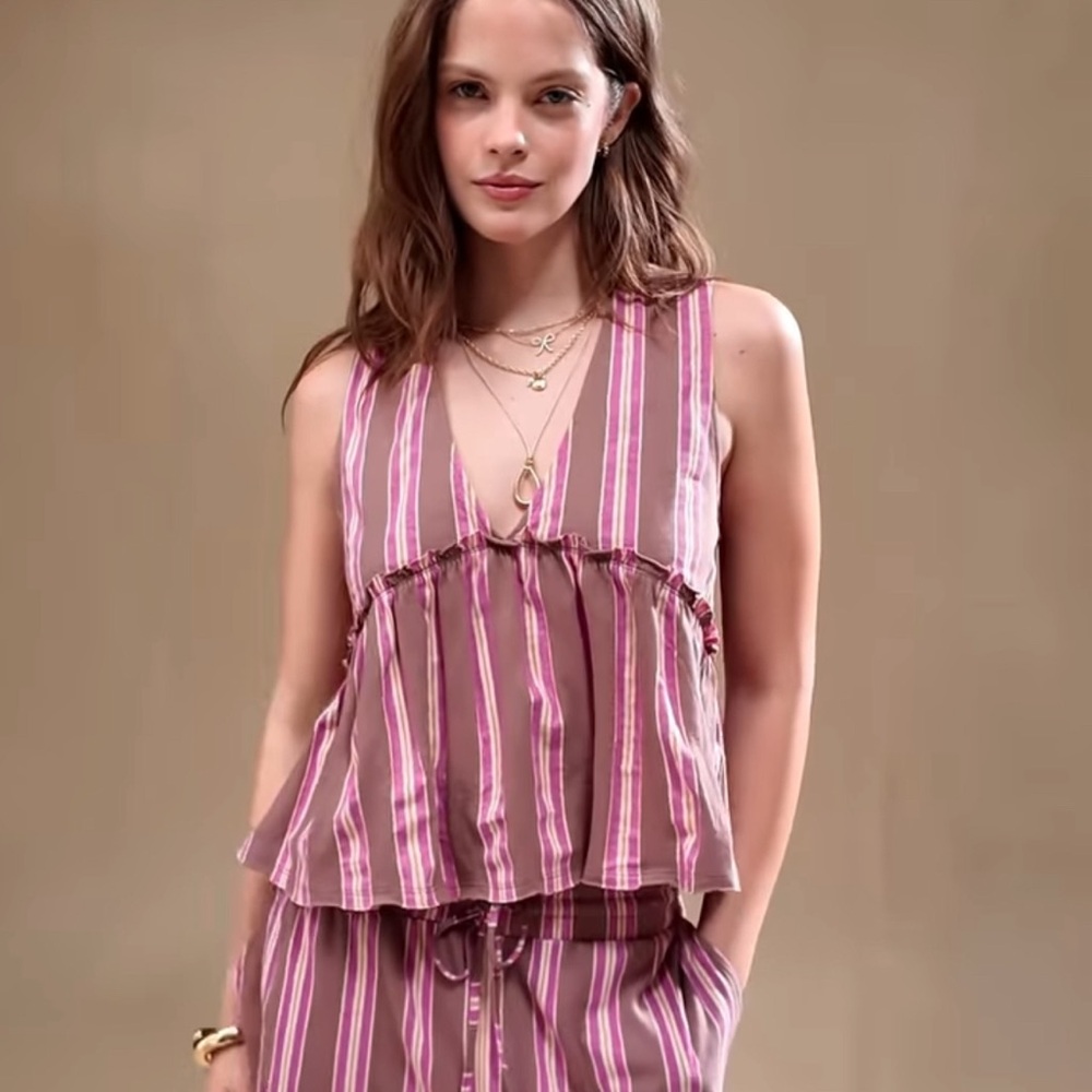 American Eagle top